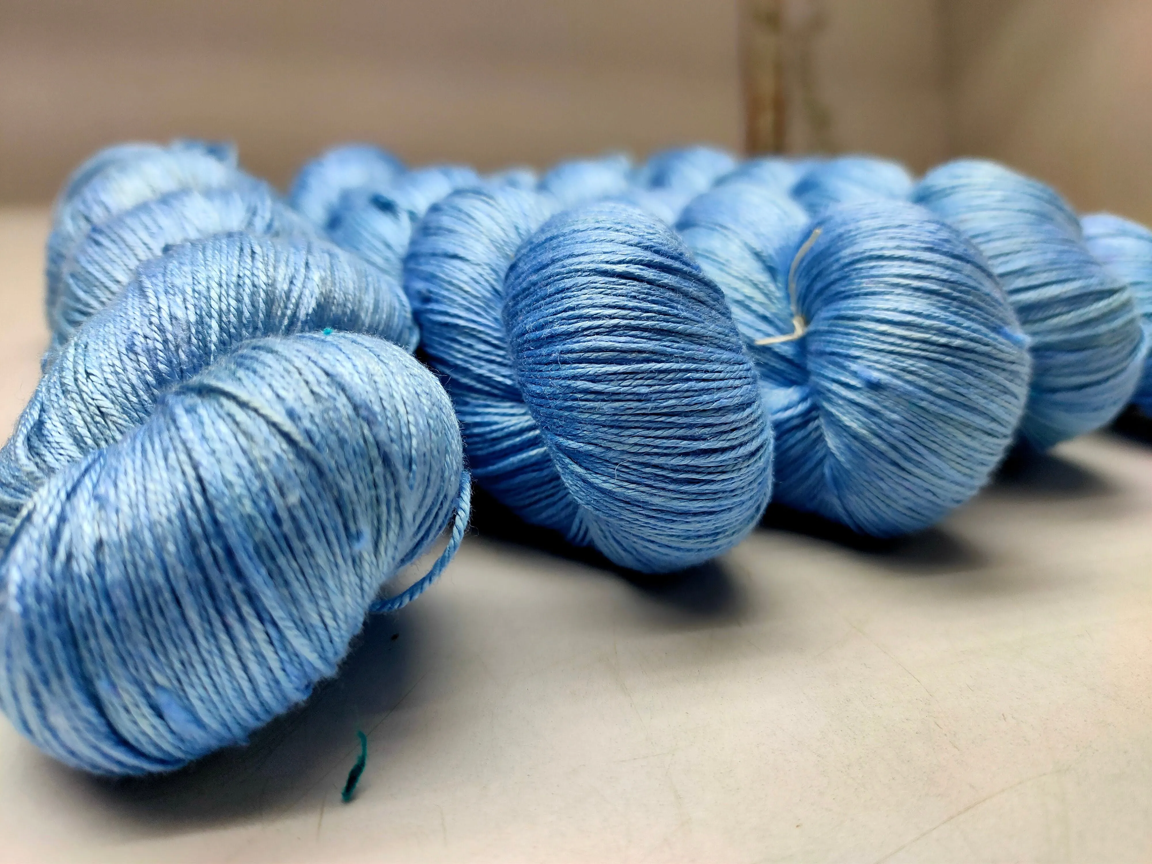 Mulberry Silk Yarn - 600M/100Gr. - Fun Blue