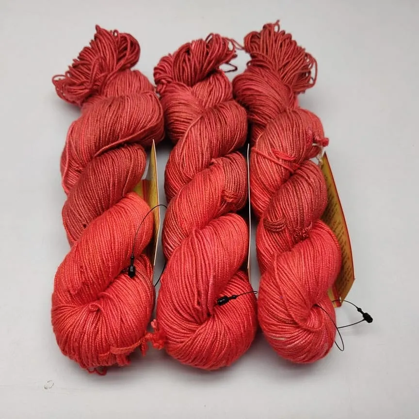 Mulberry Yarn 250M/100gr - Crimson