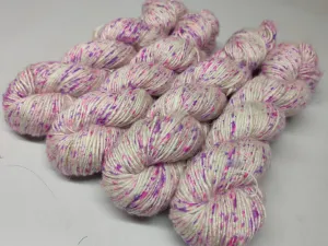 Mulberry Yarn Short Fiber - Tulip Garden
