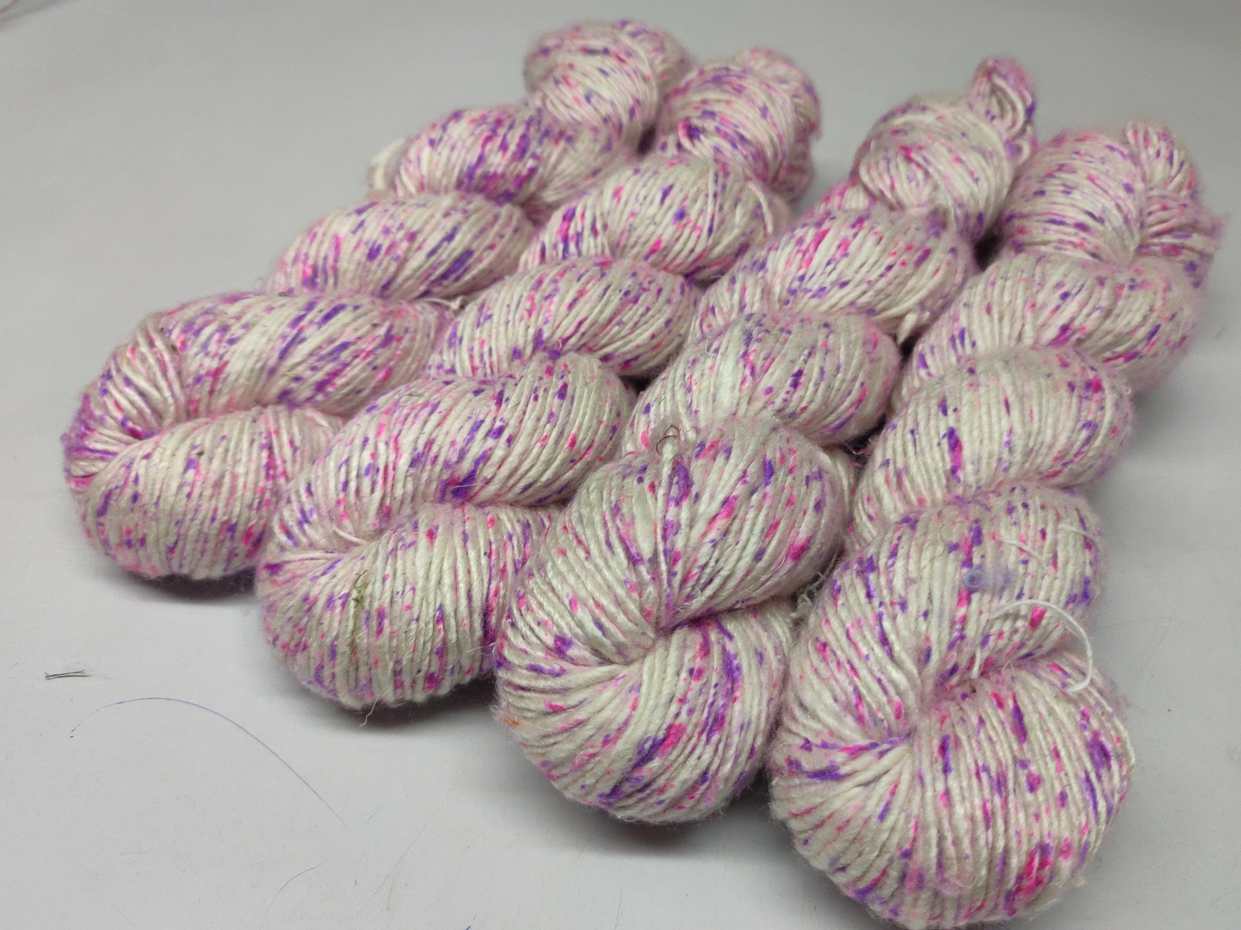 Mulberry Yarn Short Fiber - Tulip Garden