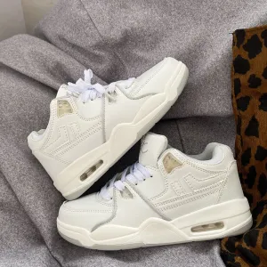 New white college style sports shoes UB3530