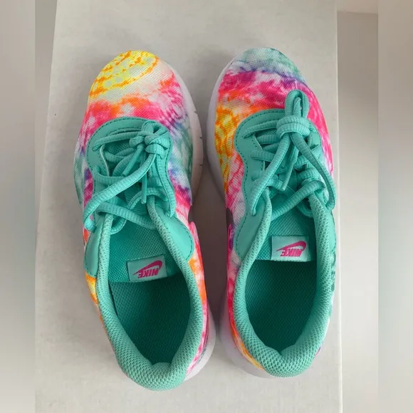 Nike Tanjun Tie-Dye Rainbow Sneakers Youth Sizes: 1.5Y, 2Y, 2.5Y, 3Y. NEW!