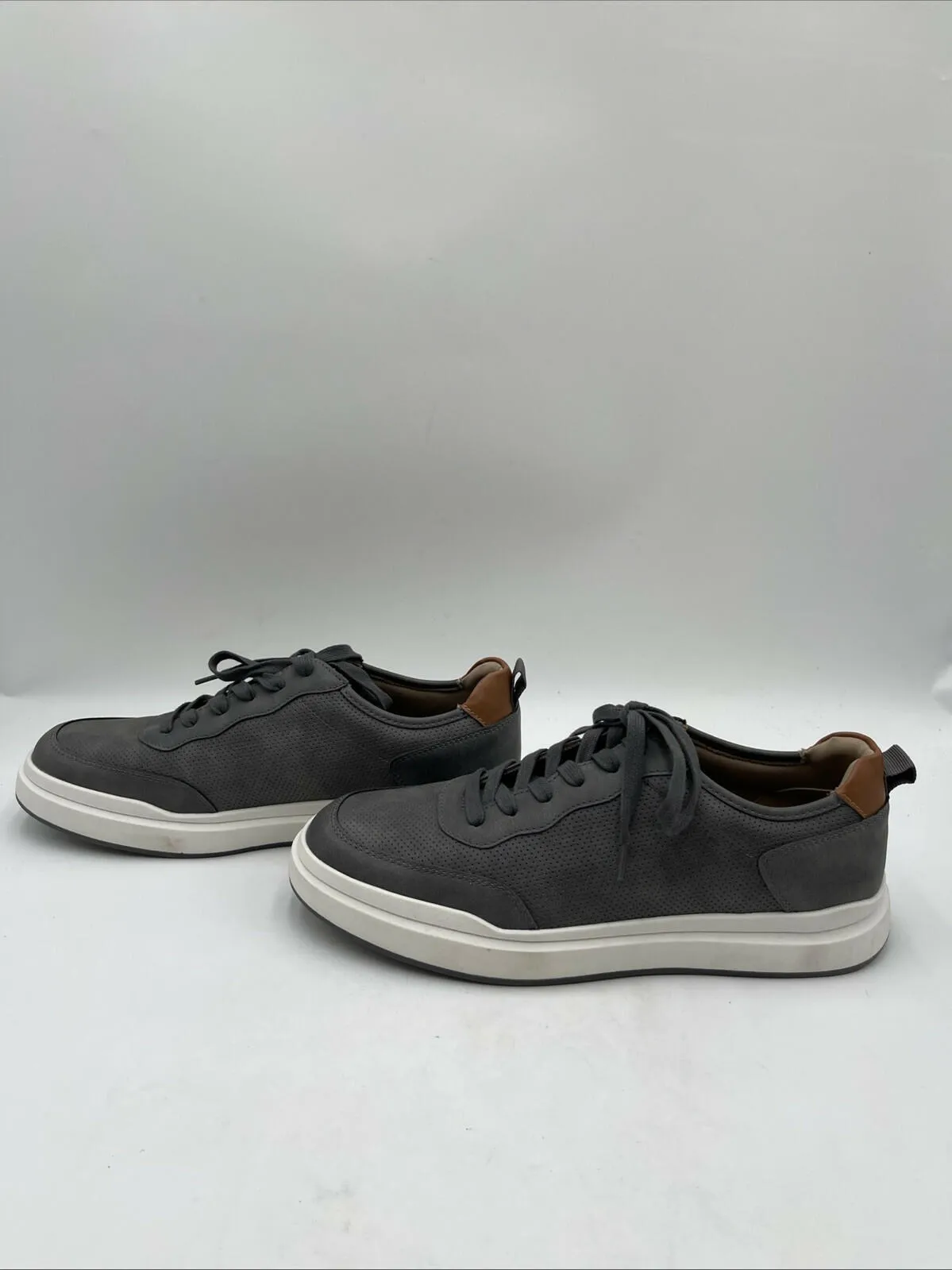 NWB Crown Vintage Tahjj Sneakers Men's Grey Size 10M