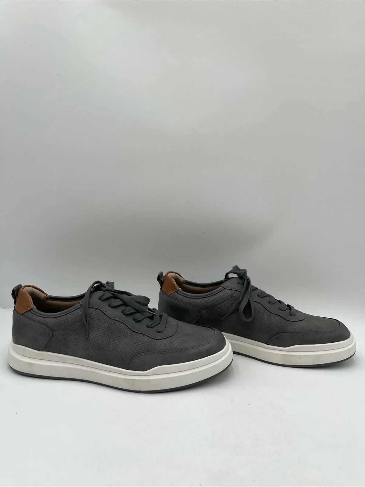 NWB Crown Vintage Tahjj Sneakers Men's Grey Size 10M