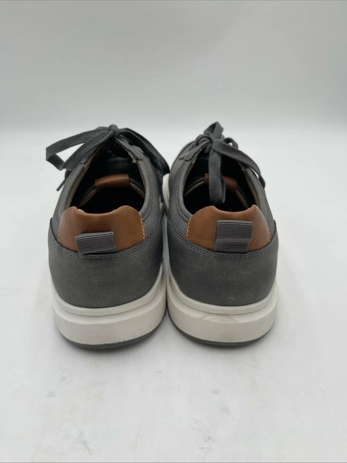 NWB Crown Vintage Tahjj Sneakers Men's Grey Size 10M