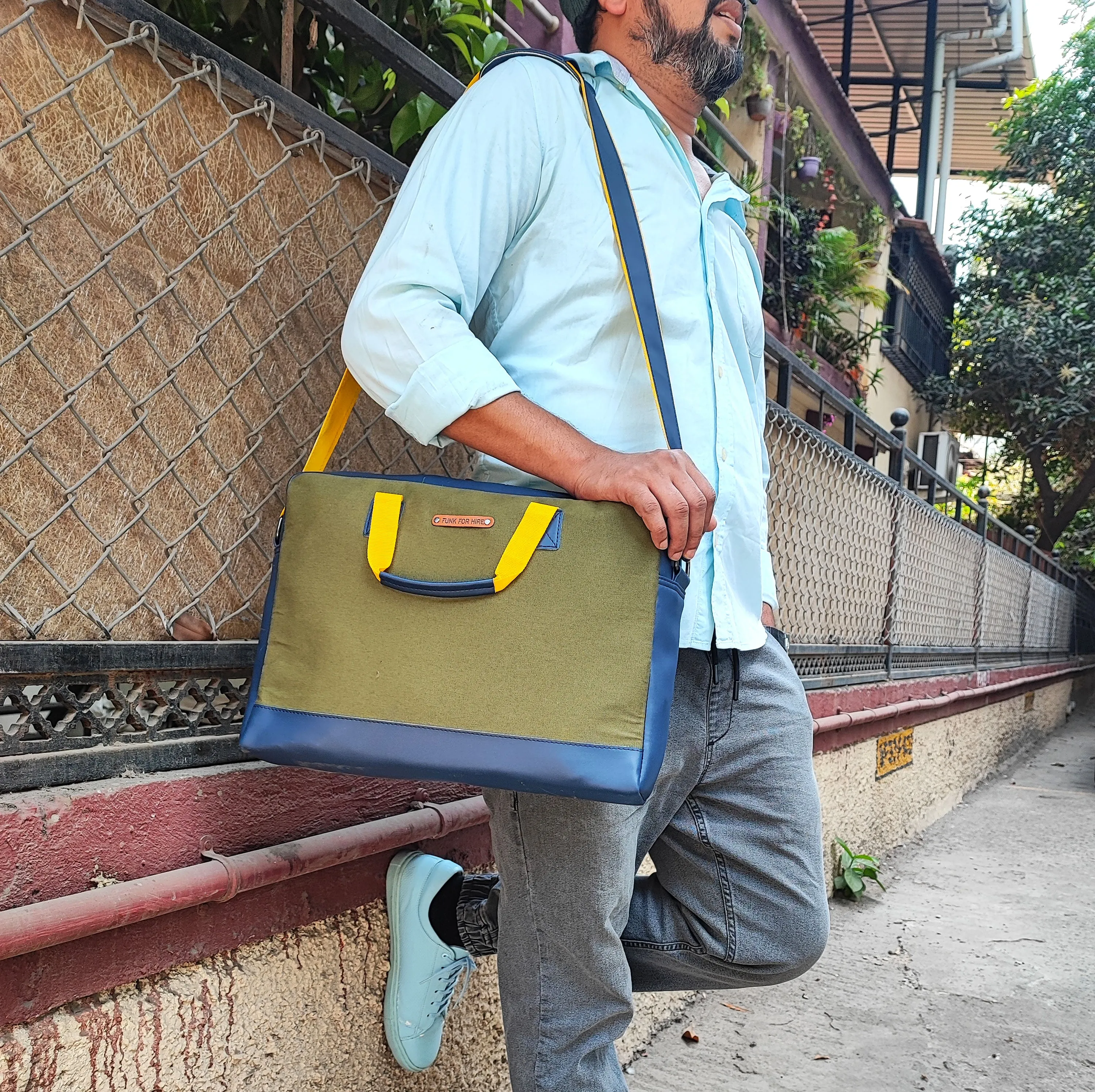 Olive Box Laptop Bag 15.6 inch Navy