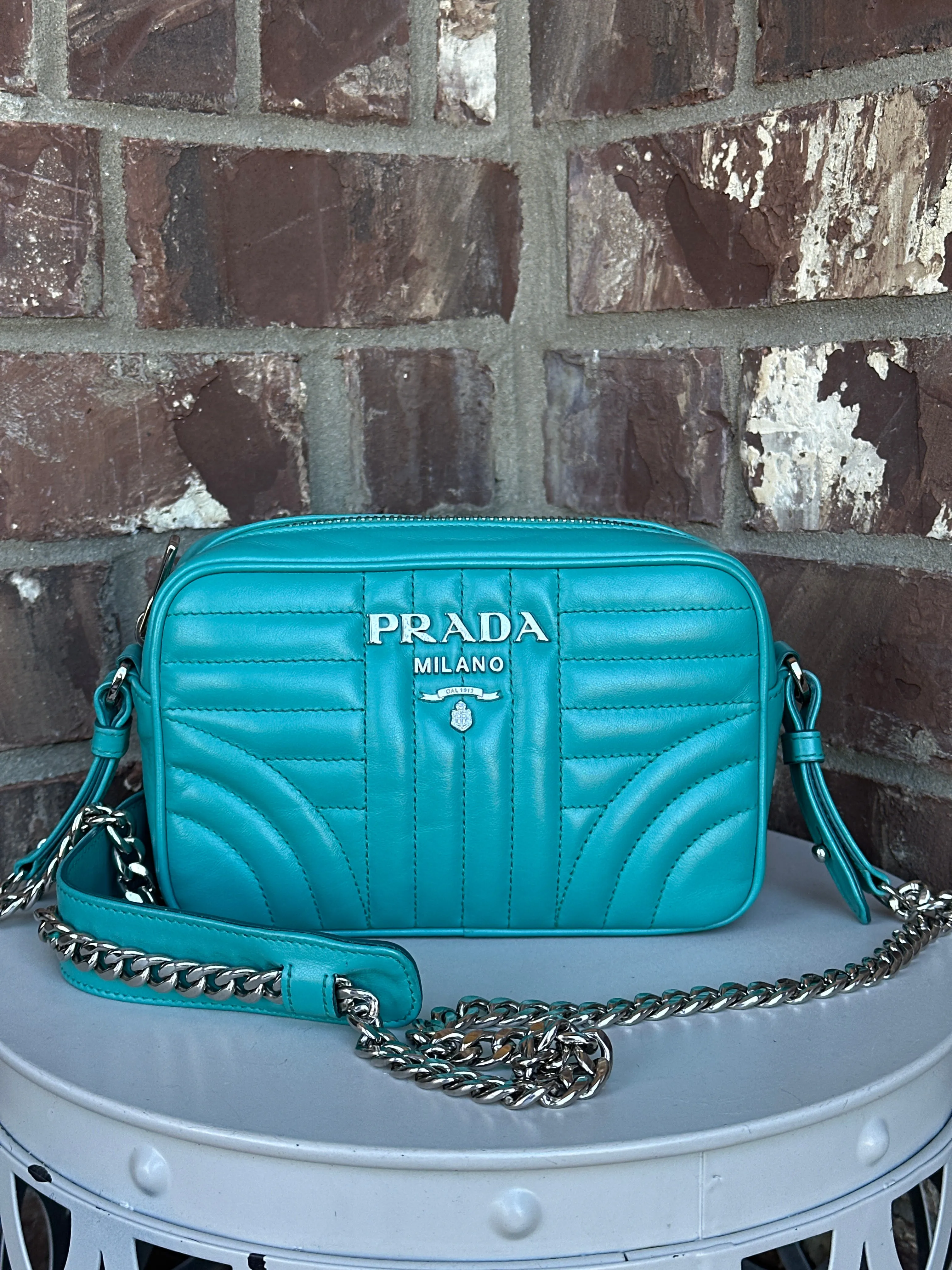 Prada Camera Bag Diagramme Quilted Leather Mini 90043