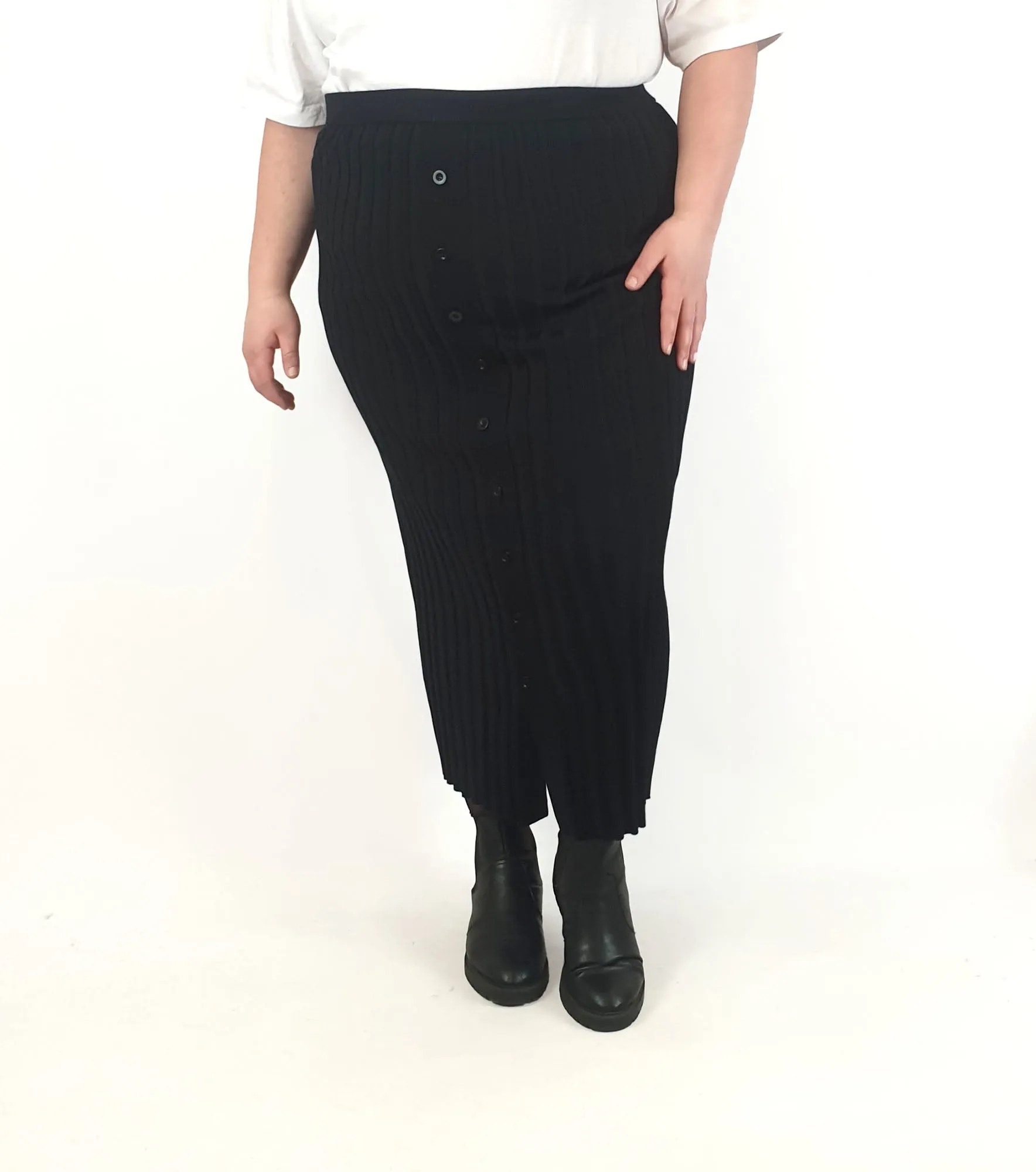 Proud Poppy black knit pencil skirt size XL/XXL