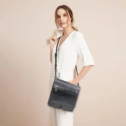 PU Leather Crossbody Bag – Vintage Everyday Sling Bag (Black)