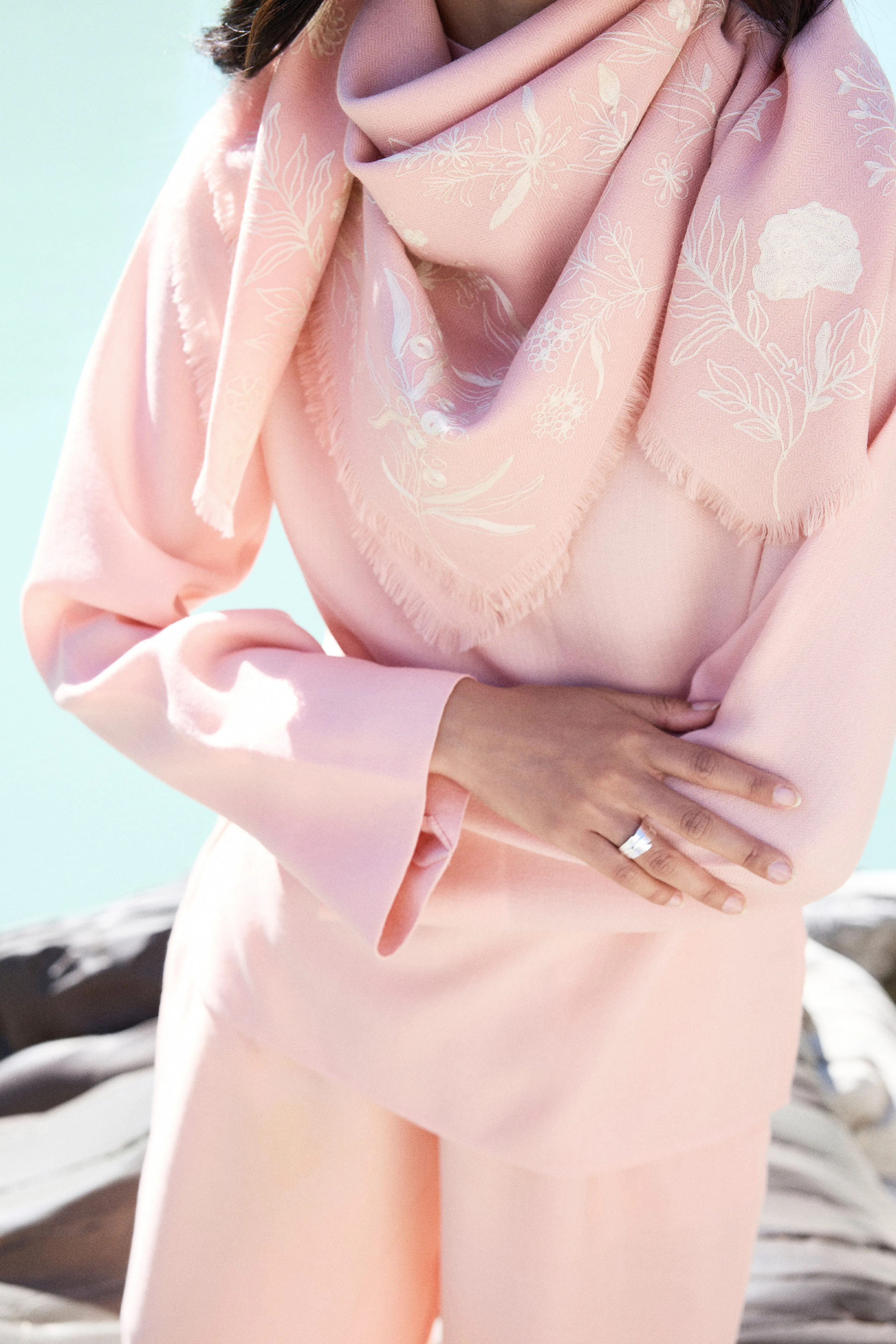 SAND Woollen Himalayas Scarf (Dusty Pink)