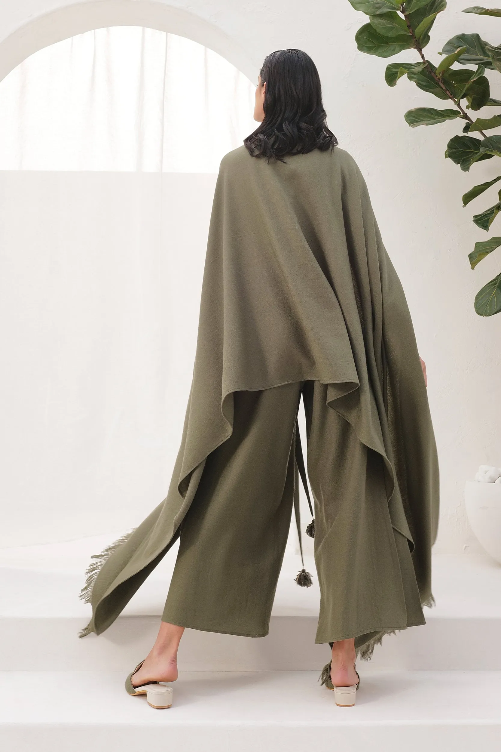 Sand Woollen Shawl (Moss)
