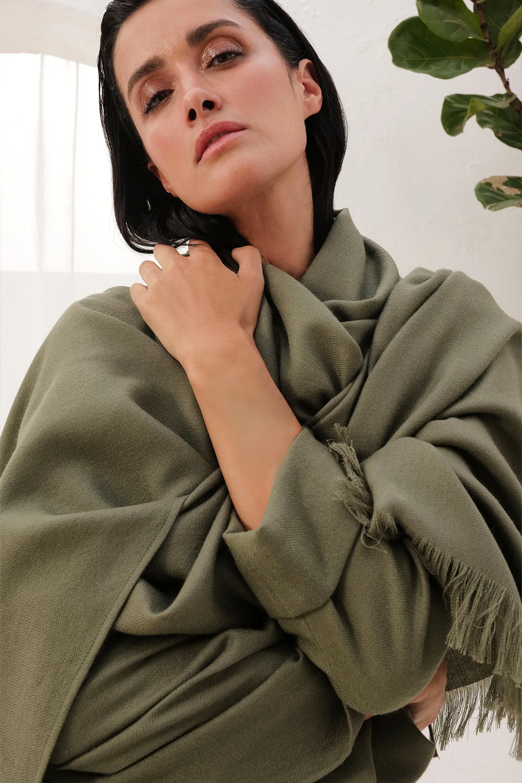Sand Woollen Shawl (Moss)
