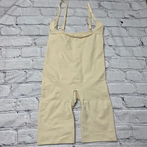 Skims Open bust Shortie bodysuit size Large