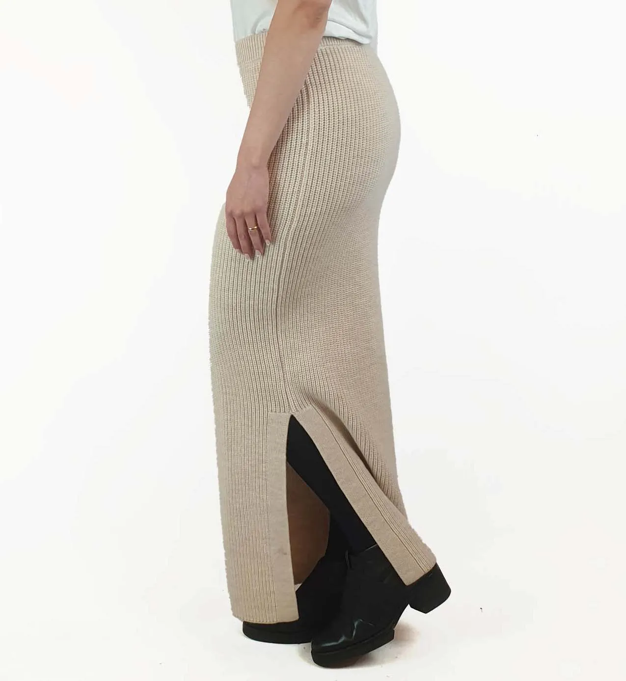 Skin & Threads beige wool knit skirt size 2
