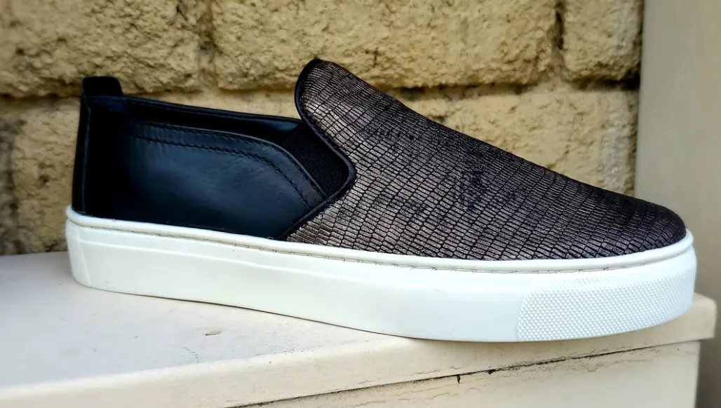 Sneak name slip-on sneakers black/oro whinston