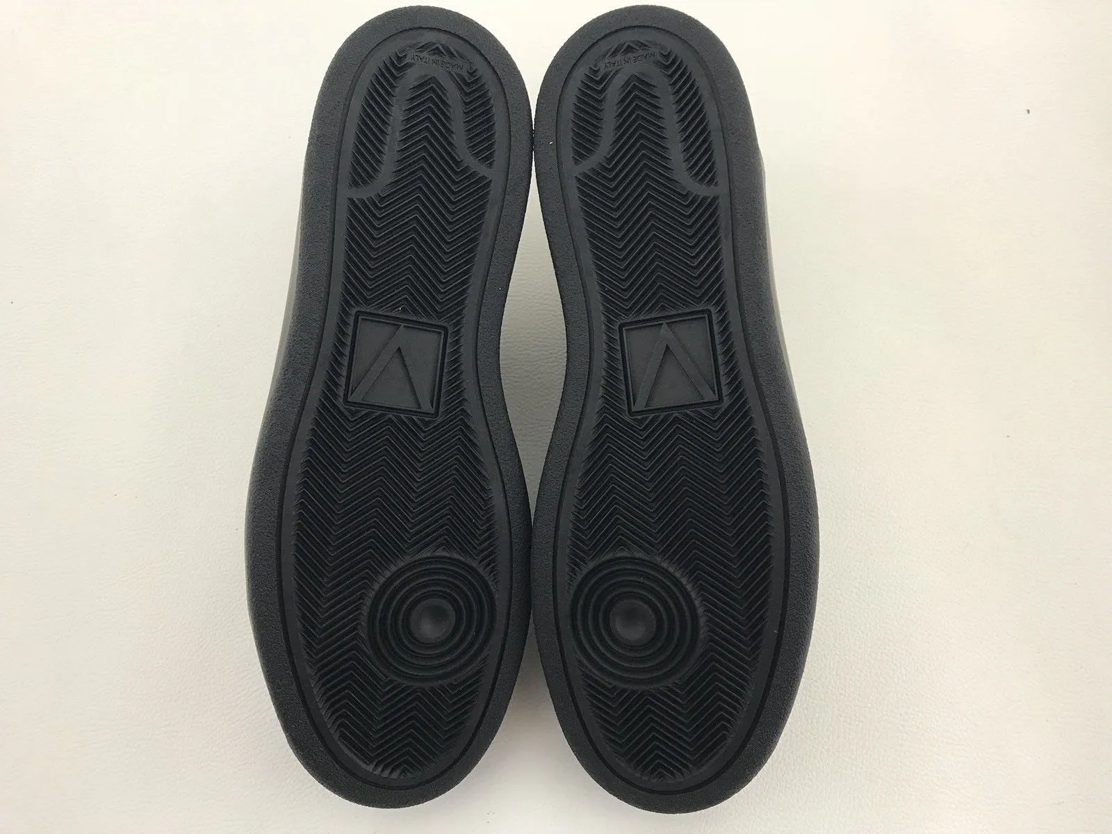 Supersonic Sneaker