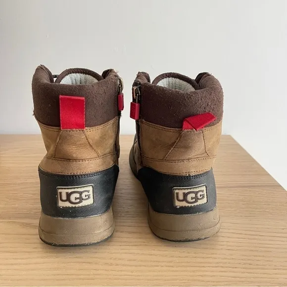 UGG Turlock Waterproof Leather Weather Snow Boot Big Kids Size 6 brown winter