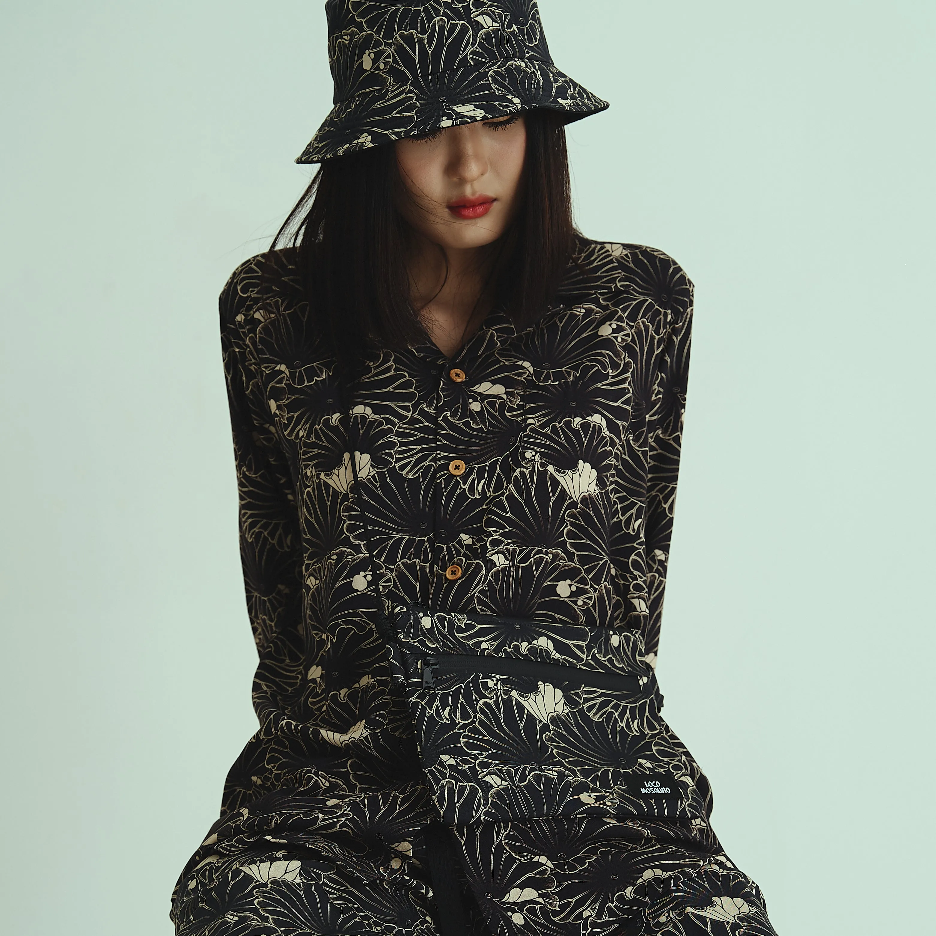 [UNISEX] GAKKIN X LOCO MOSQUITO JAPANESE LOTUS SACOCHE BAG