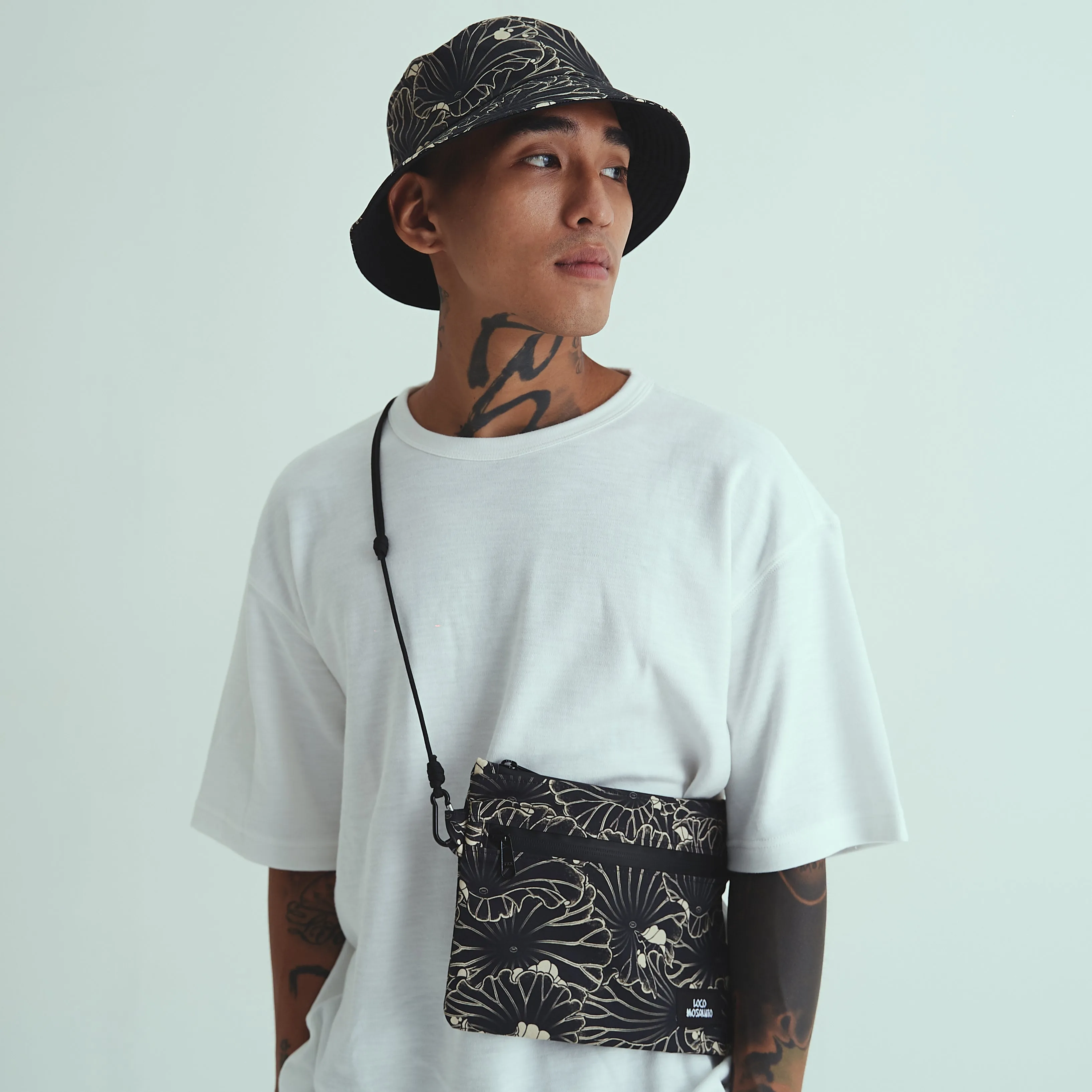 [UNISEX] GAKKIN X LOCO MOSQUITO JAPANESE LOTUS SACOCHE BAG