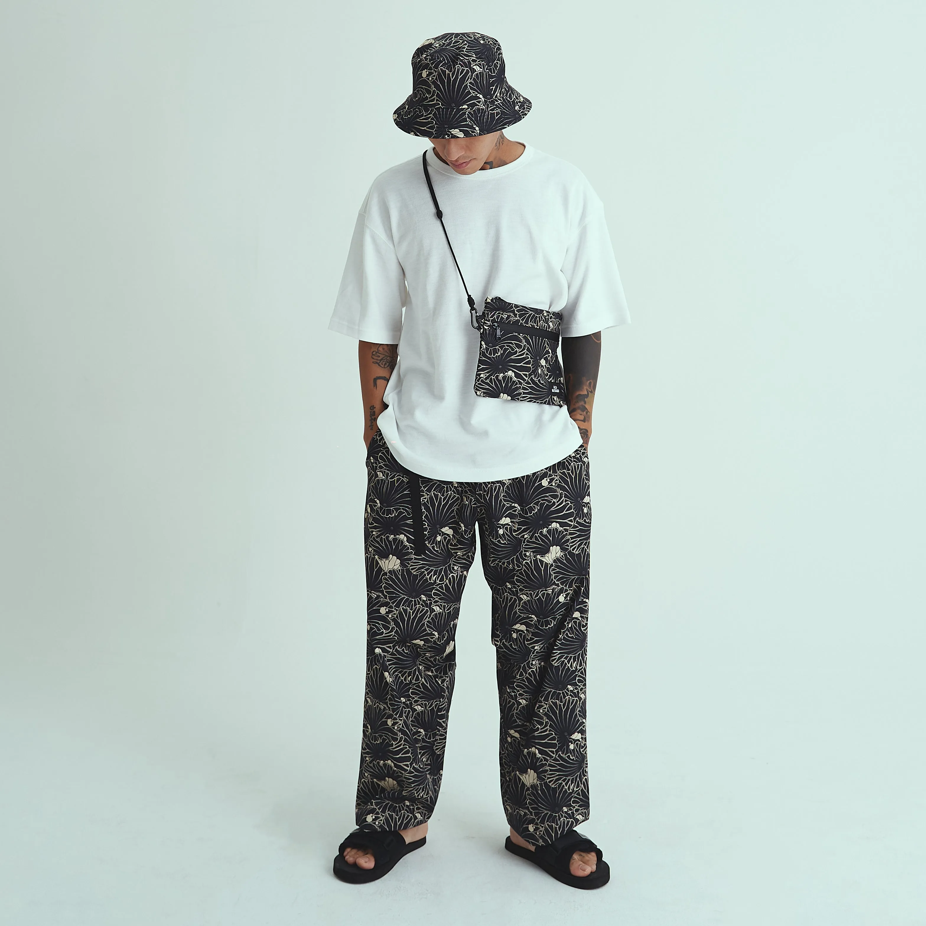 [UNISEX] GAKKIN X LOCO MOSQUITO JAPANESE LOTUS SACOCHE BAG