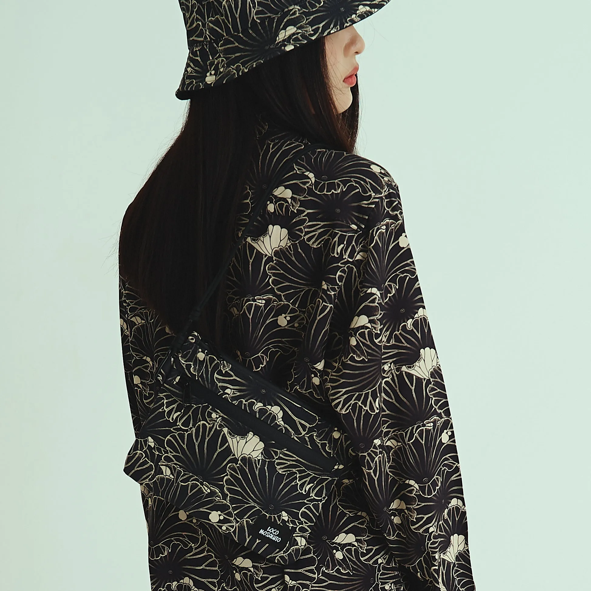 [UNISEX] GAKKIN X LOCO MOSQUITO JAPANESE LOTUS SACOCHE BAG