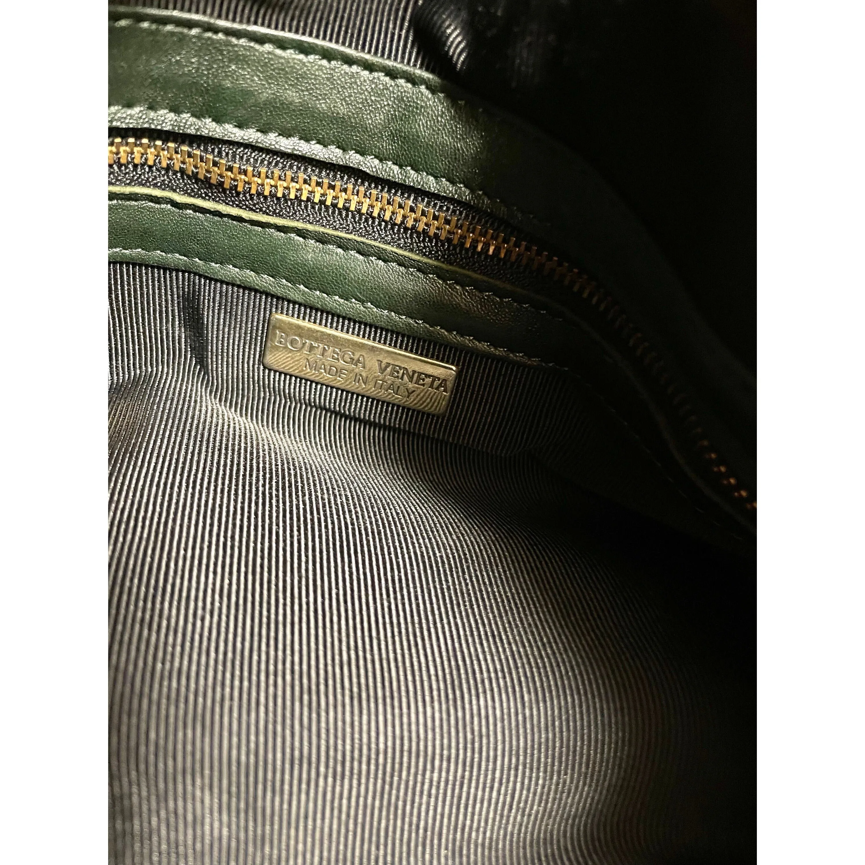 Vintage Bottega Veneta multicolor intrecciato woven leather shoulder bag. Brown, red, khaki, orange, and green. Beautiful purse.060325ac