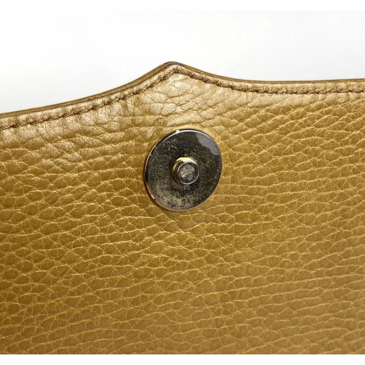 Vintage Cartier yellow mustard leather shoulder purse with gold-tone logo charm and wine leather tassel charm. Must de cartier collection