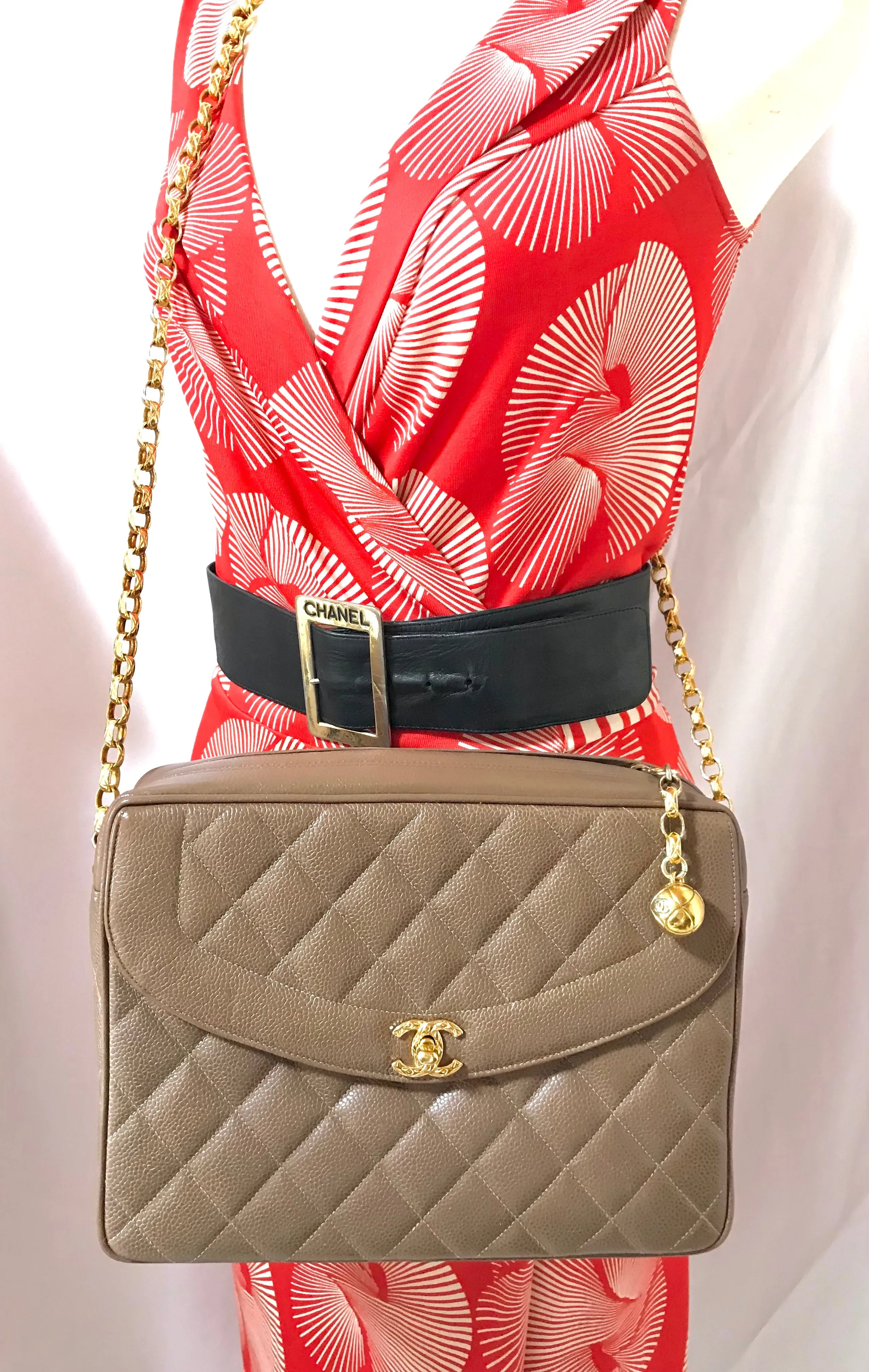 Vintage Chanel large brown caviar leather 2.55 camera bag style chain shoulder bag with golden CC ball charm. Must have purse. 0405161