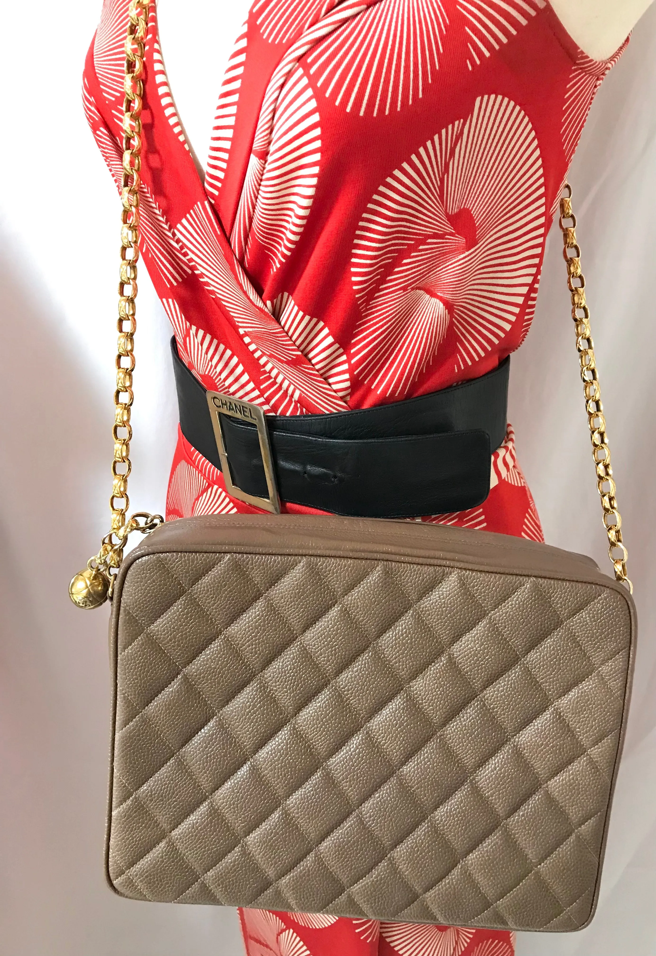 Vintage Chanel large brown caviar leather 2.55 camera bag style chain shoulder bag with golden CC ball charm. Must have purse. 0405161