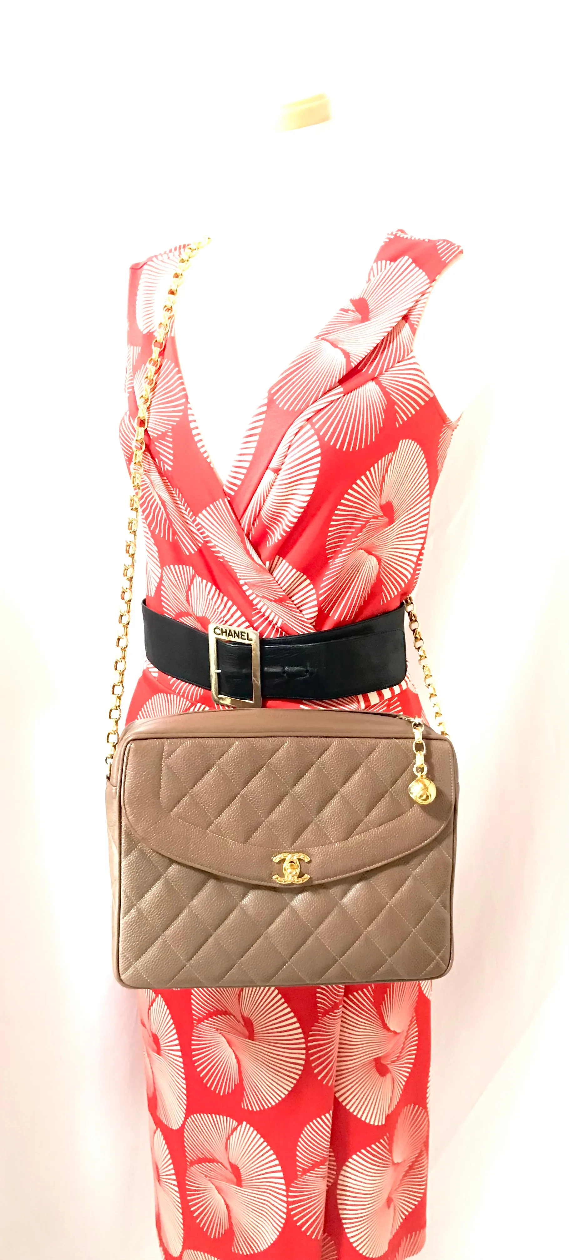 Vintage Chanel large brown caviar leather 2.55 camera bag style chain shoulder bag with golden CC ball charm. Must have purse. 0405161