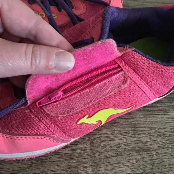 Vintage KangaROOS Pink Sneakers Big Kids Size 5 Hidden zipper pocket