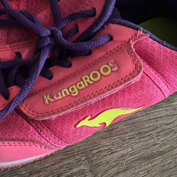 Vintage KangaROOS Pink Sneakers Big Kids Size 5 Hidden zipper pocket