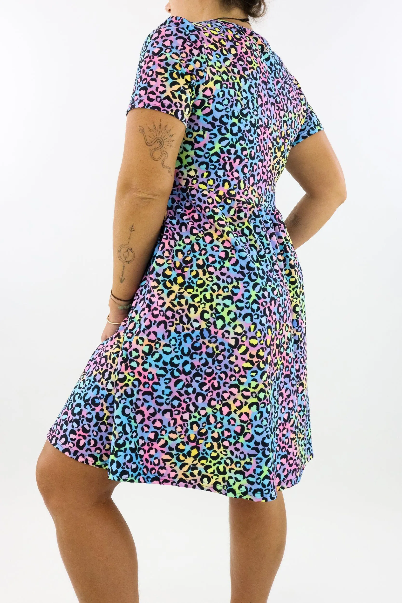 Vivid Leopard - Short Sleeve Skater Dress - Knee Length - Side Pockets