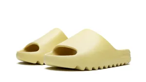 Yeezy Slides "Desert Sand"